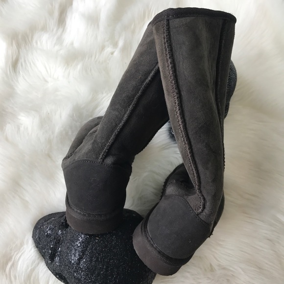 Brown sheepskin ugg like fur boot 4 FOR 30 - Picture 3 of 7